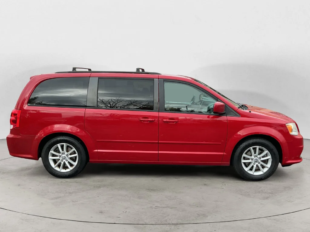 Used 2014 Red Dodge SXT image 7