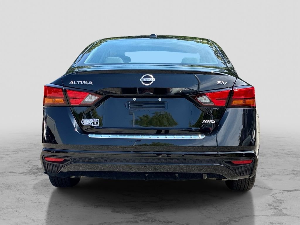 Used 2023 Black Nissan 2.5 SV image 6