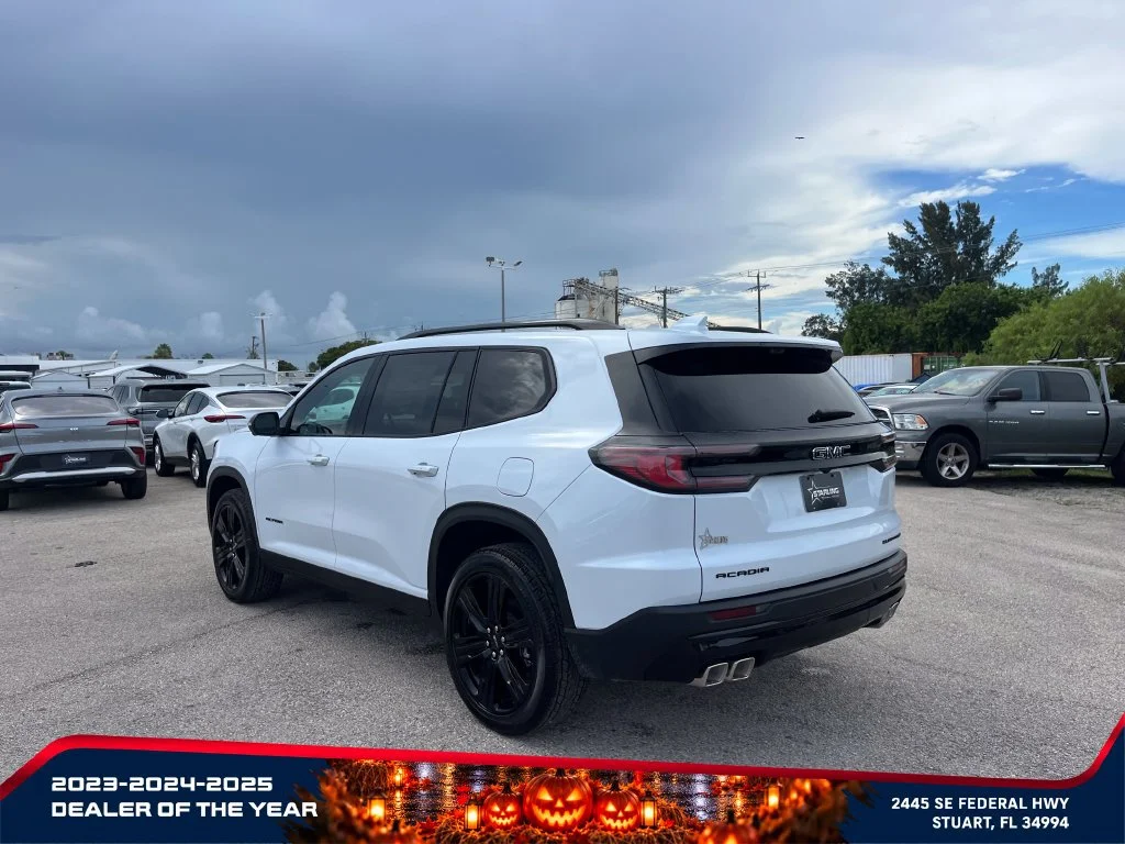 New 2027 Glacier White Tricoat GMC Elevation image 5