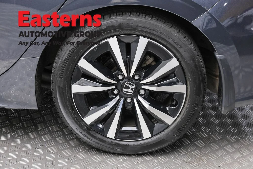 Used 2024 Gray Honda EX-L image 8