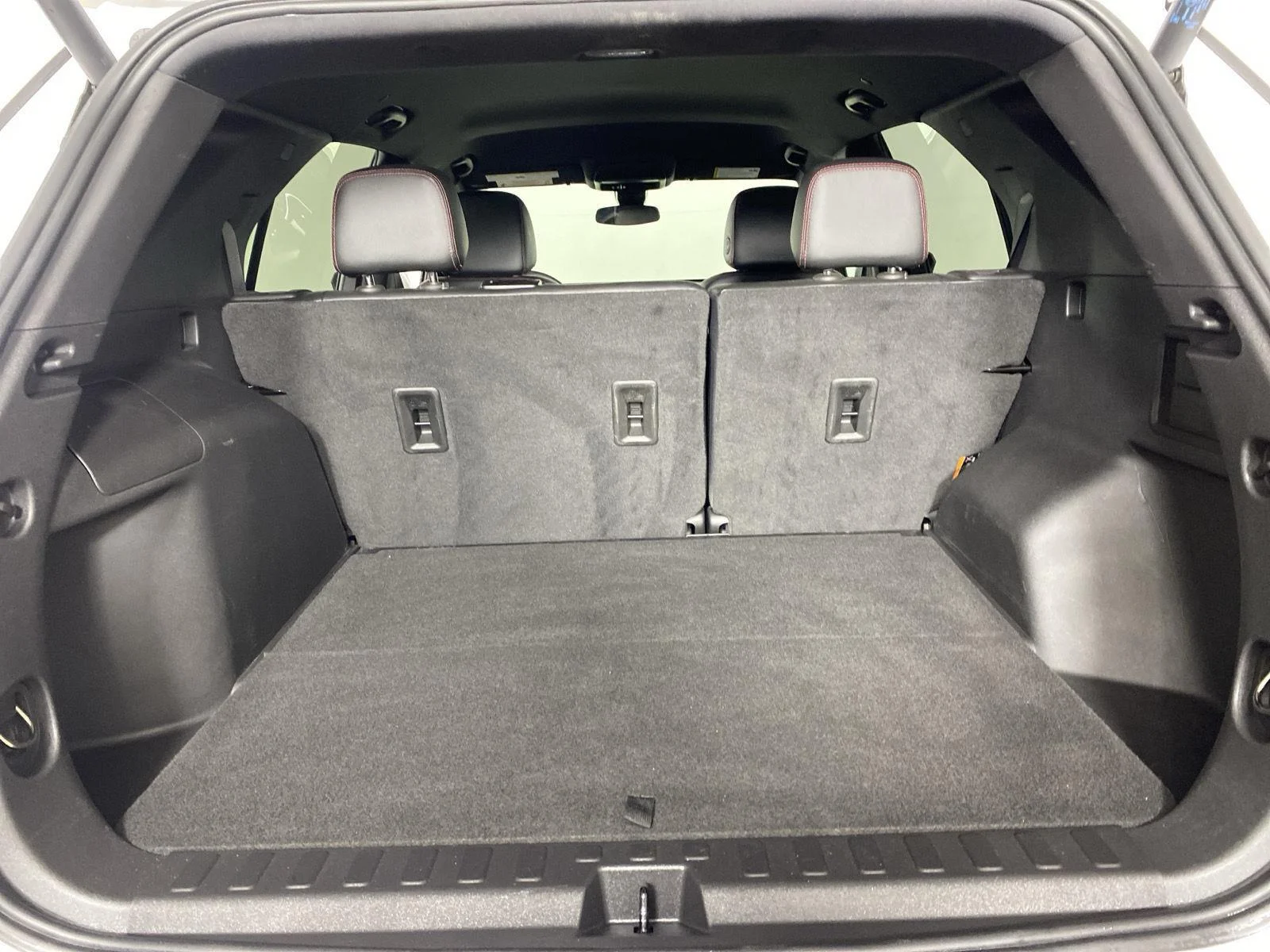 Used 2023 Summit White Chevrolet RS image 25
