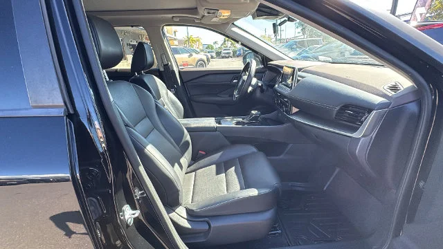 Used 2022 Black Nissan SV image 13