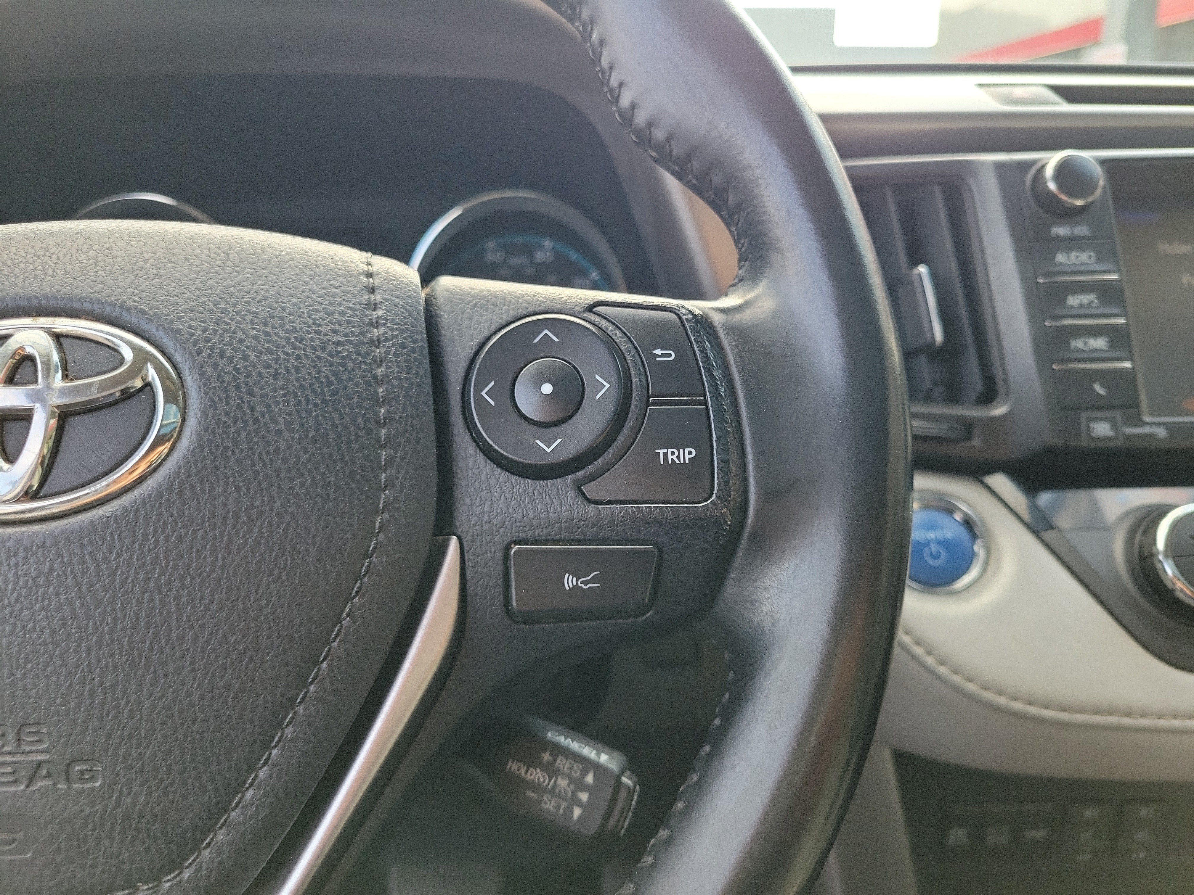 Used 2018 Blizzard Pearl Toyota Hybrid Limited image 23