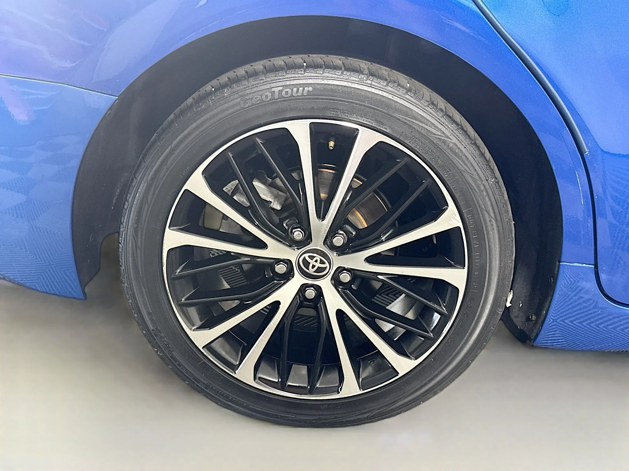 Used 2020 Blue Streak Metallic Toyota SE image 28
