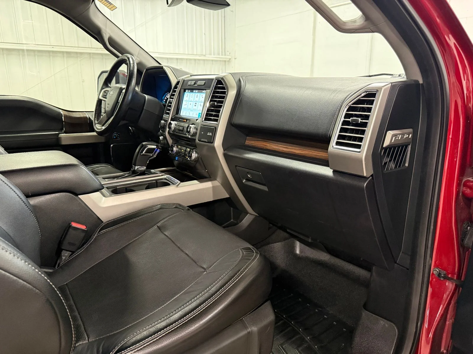Used 2016 Red Ford Lariat image 22