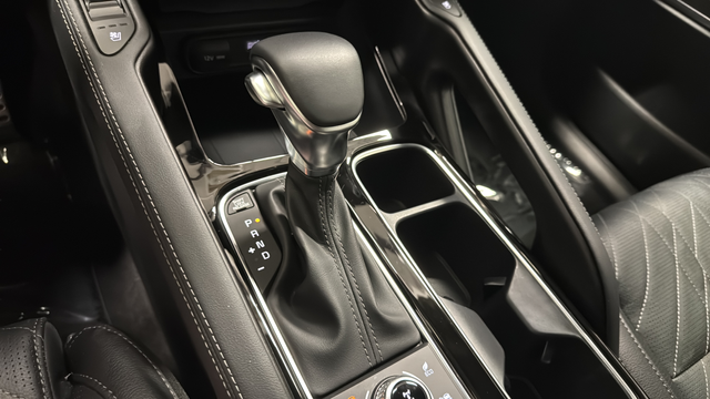 Used 2025 Black Kia SX X-Line image 19