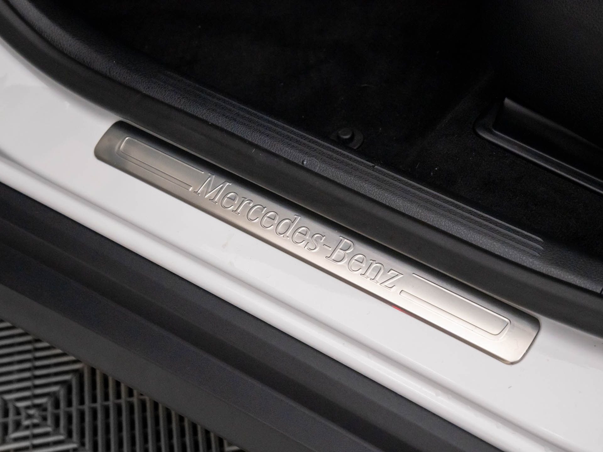 New 2026 Polar White Mercedes-Benz GLC 300 image 14