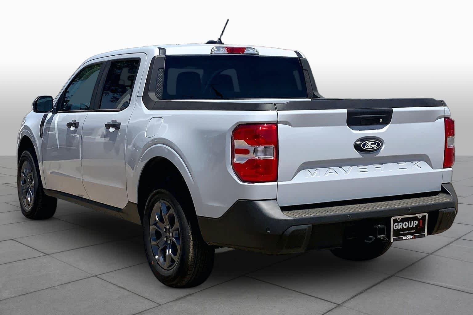 New 2026 Space White Metallic Ford XLT image 12