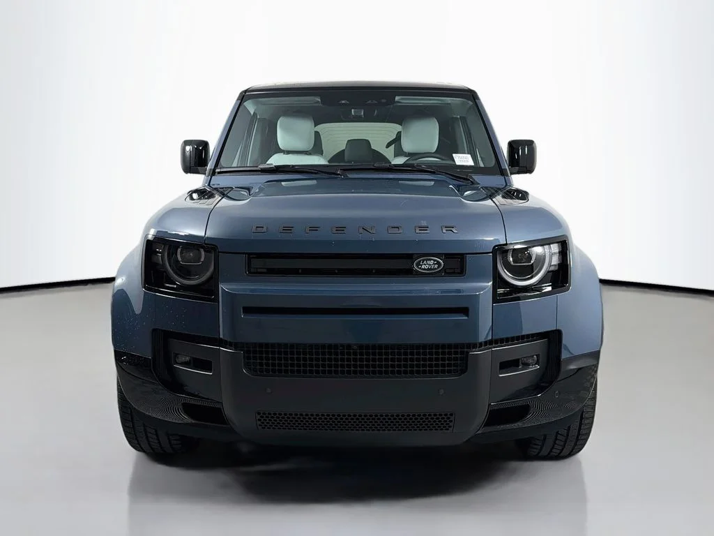 New 2026 Tasman Blue Land Rover X-Dynamic SE image 2