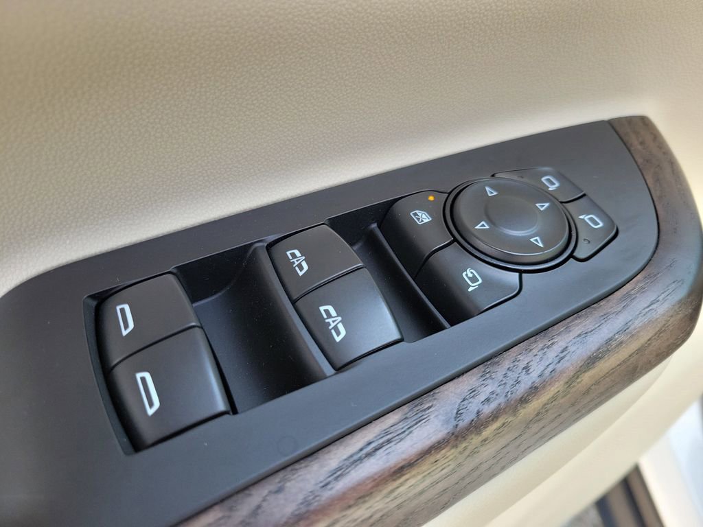 2023 GMC Acadia Denali - Photo 19