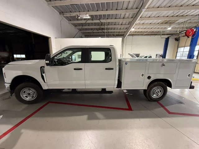 New 2025 Oxford White Ford F-250® XL image 1