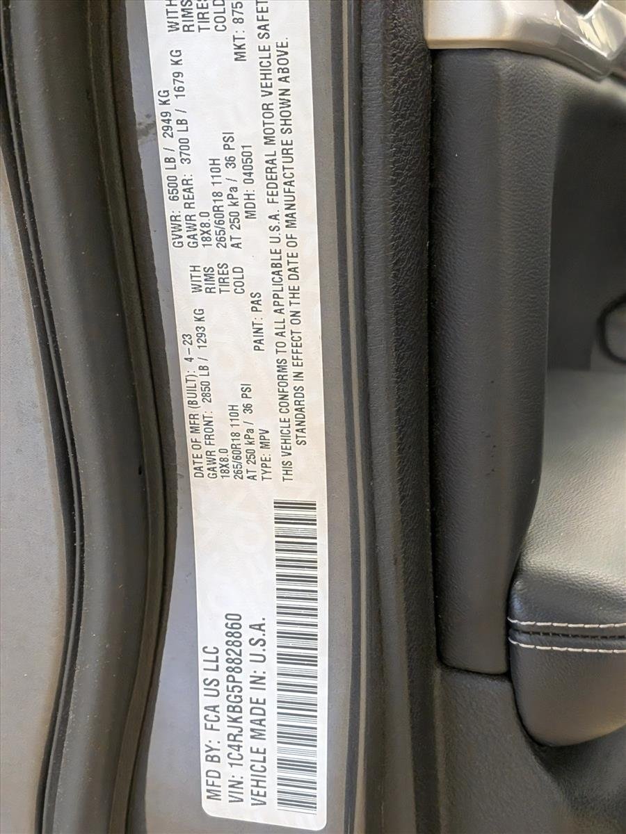Used 2023 Baltic Gray Metallic Clearcoat Jeep Limited image 28