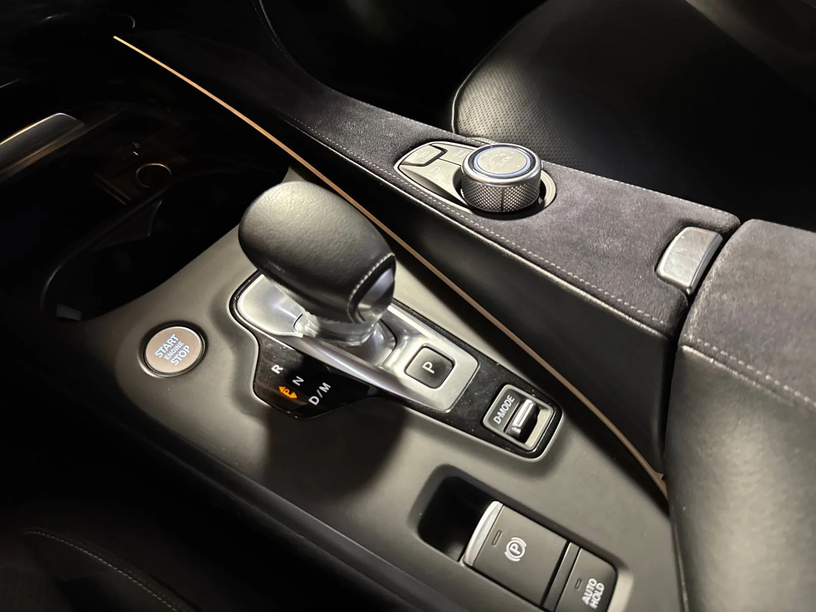 Used 2019  INFINITI ESSENTIAL image 20