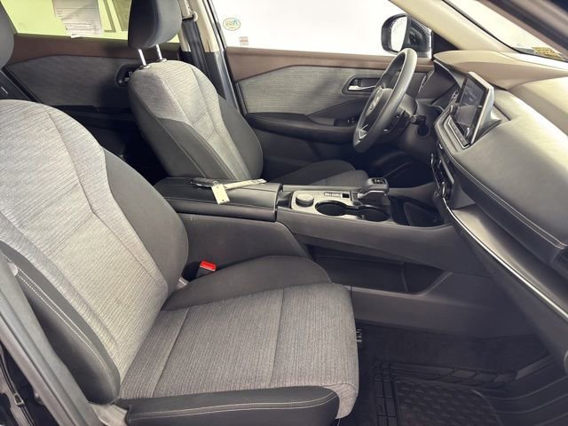 Used 2023 Blk/black Nissan SV image 17