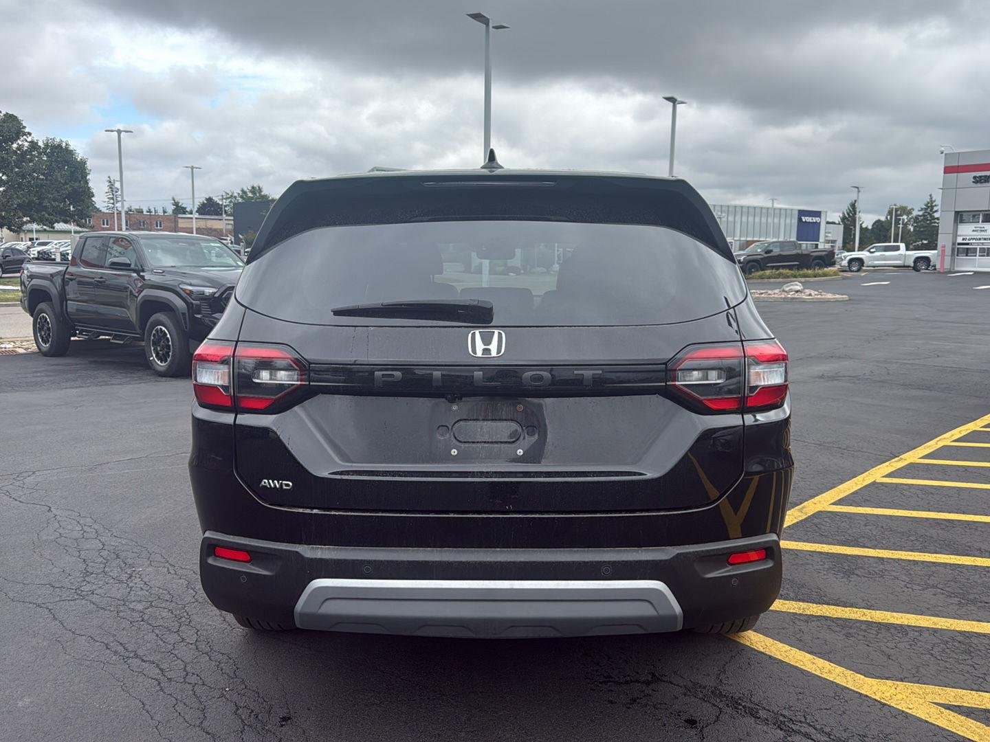 Used 2025 Crystal Black Pearl Honda EX-L image 4