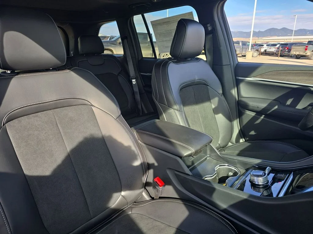 New 2026 Gray Jeep Altitude image 10