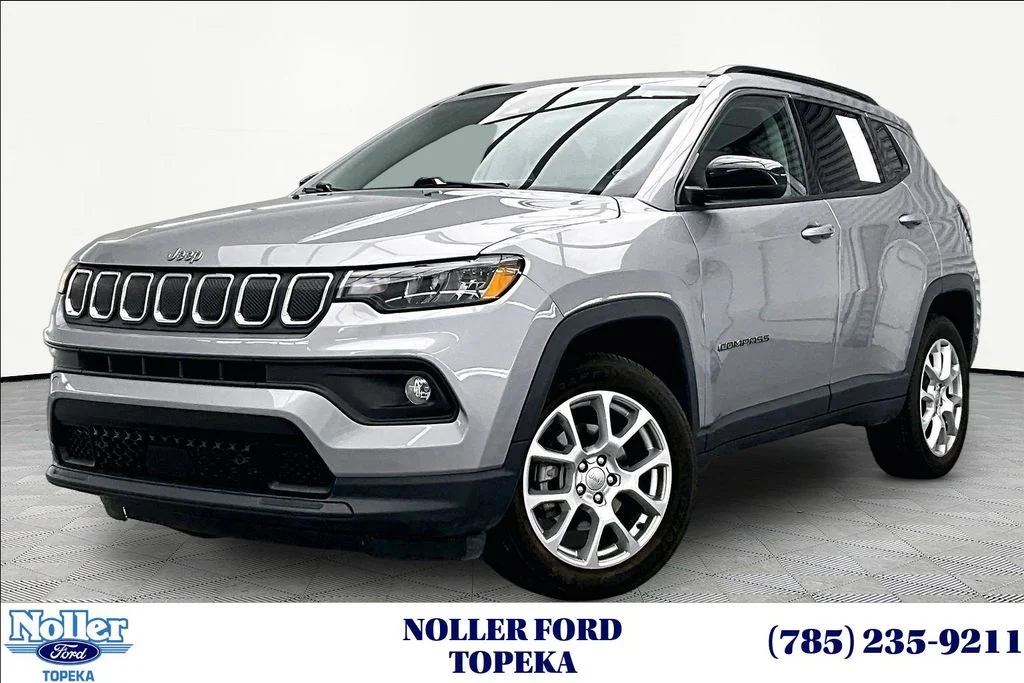 2022 Jeep Compass Latitude Lux 4X4's photo