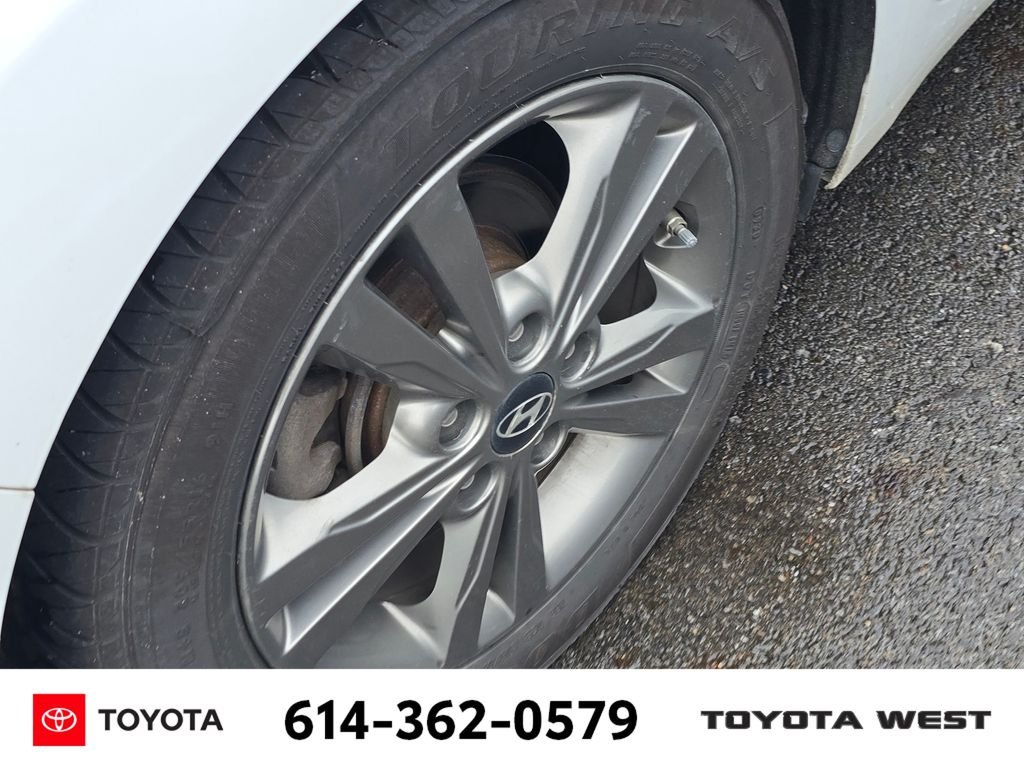 Used 2018 White Hyundai Value Edition image 12