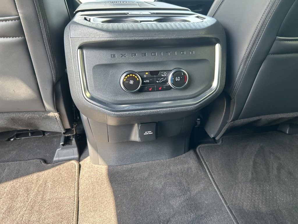 Used 2025 Gray Ford Platinum image 18