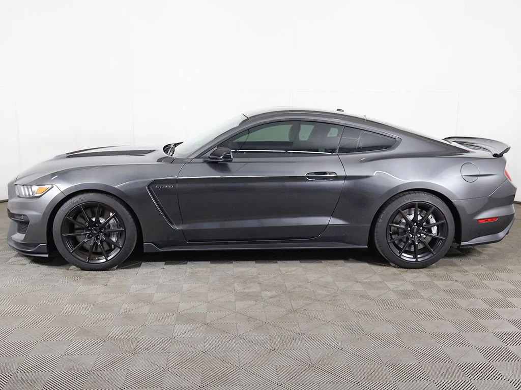 Used 2017 Magnetic Ford Shelby GT350 image 15