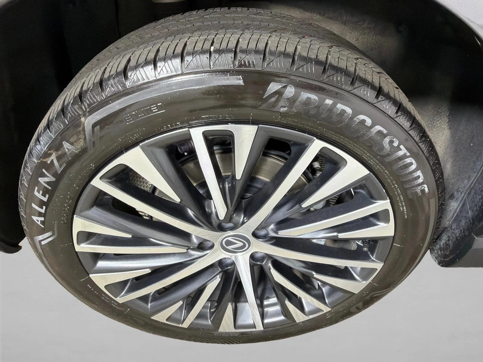 Used 2023 White Lexus RX 350h image 19