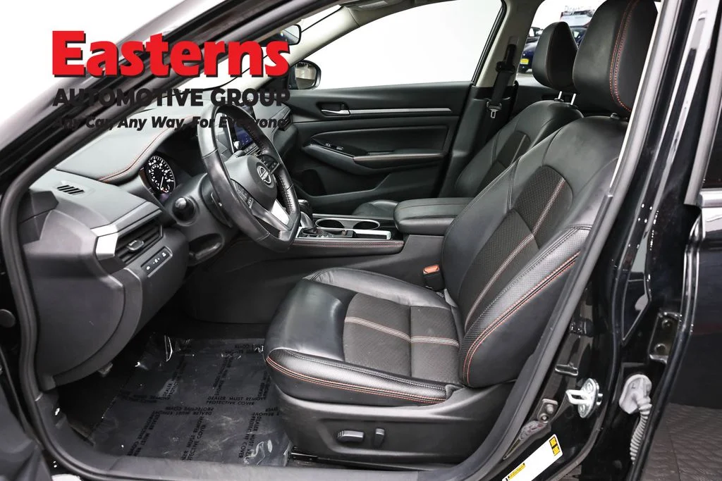 Used 2024 Black Nissan 2.5 SR image 14