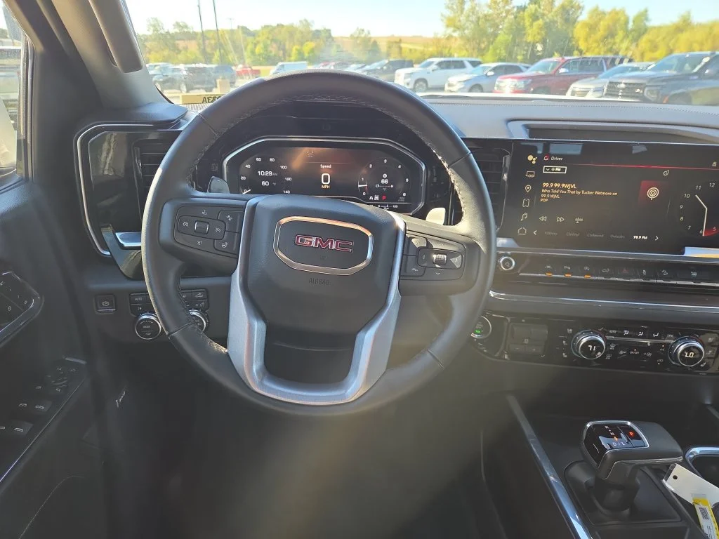 2024 GMC Sierra 1500 SLT - Photo 12