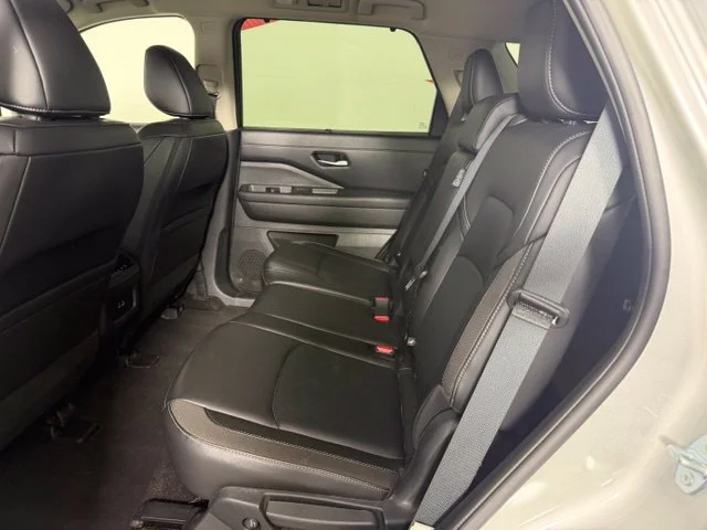 Used 2025 Silver Nissan SL image 6