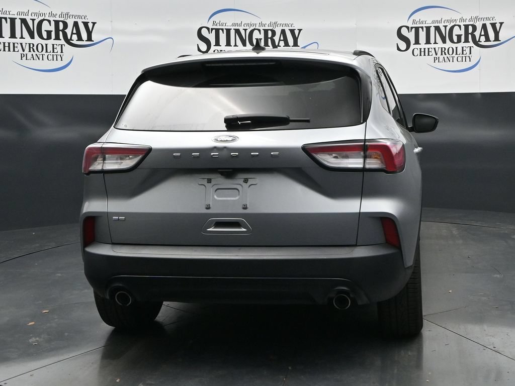 Used 2022 Silver Ford SE image 6