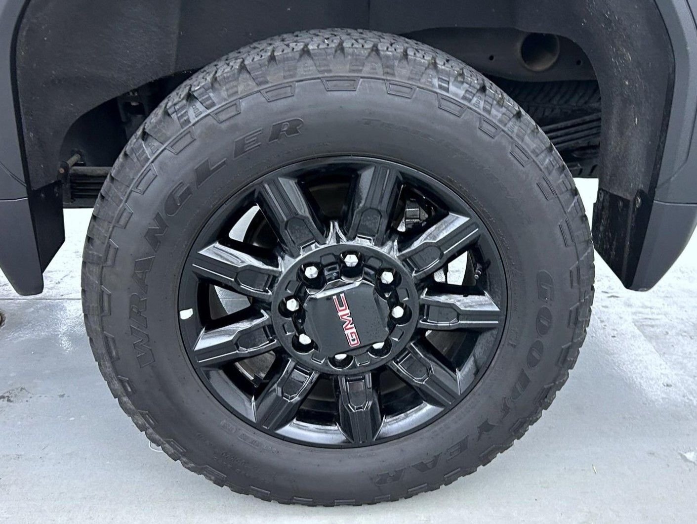 Used 2025 Black GMC AT4 image 25