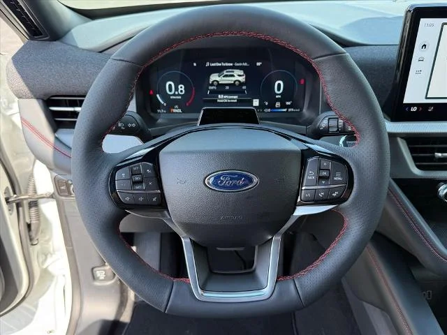 New 2027 Star White Metallic Tri-Coat Ford ST-Line image 9