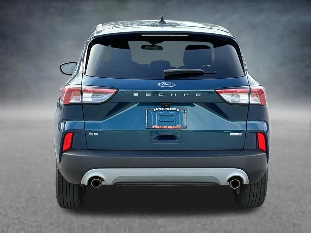 Used 2020  Ford SE image 4