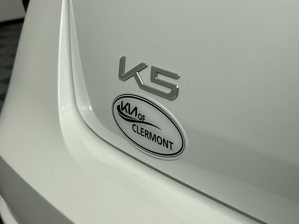 New 2026 Snow White Pearl Kia GT-Line FWD image 4