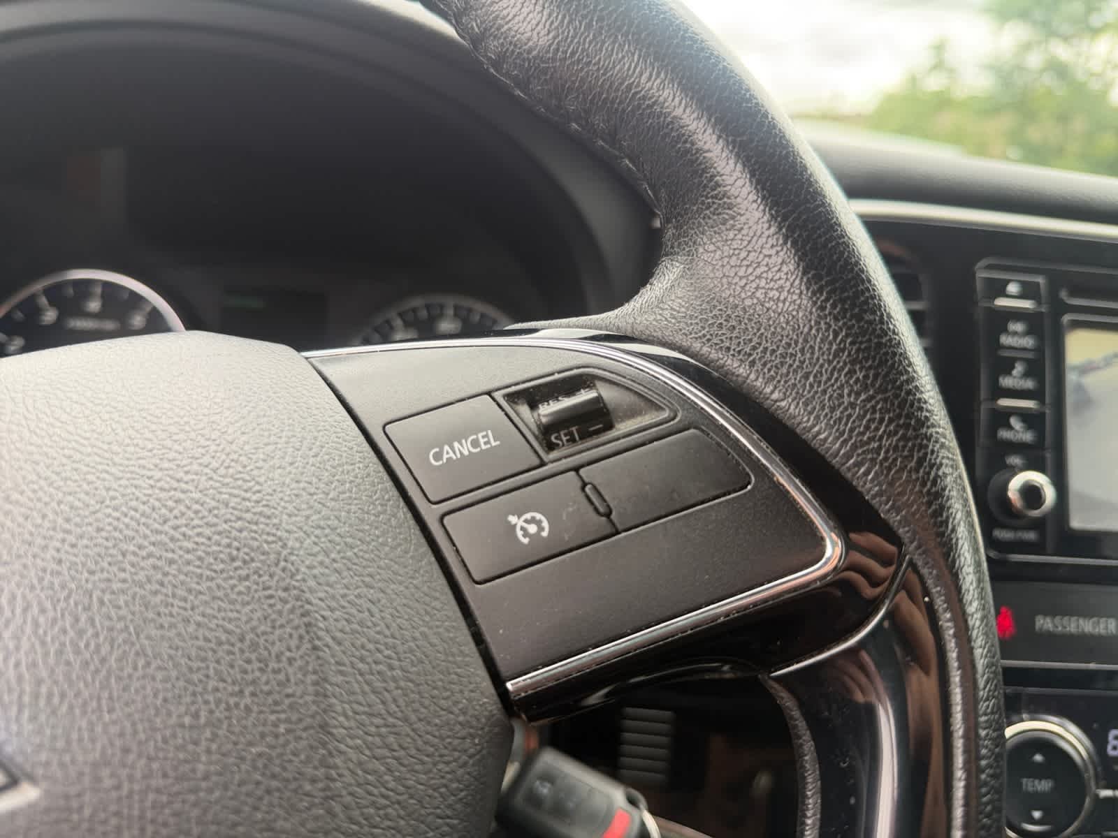 Used 2017 Labrador Black Pearl Mitsubishi ES image 35
