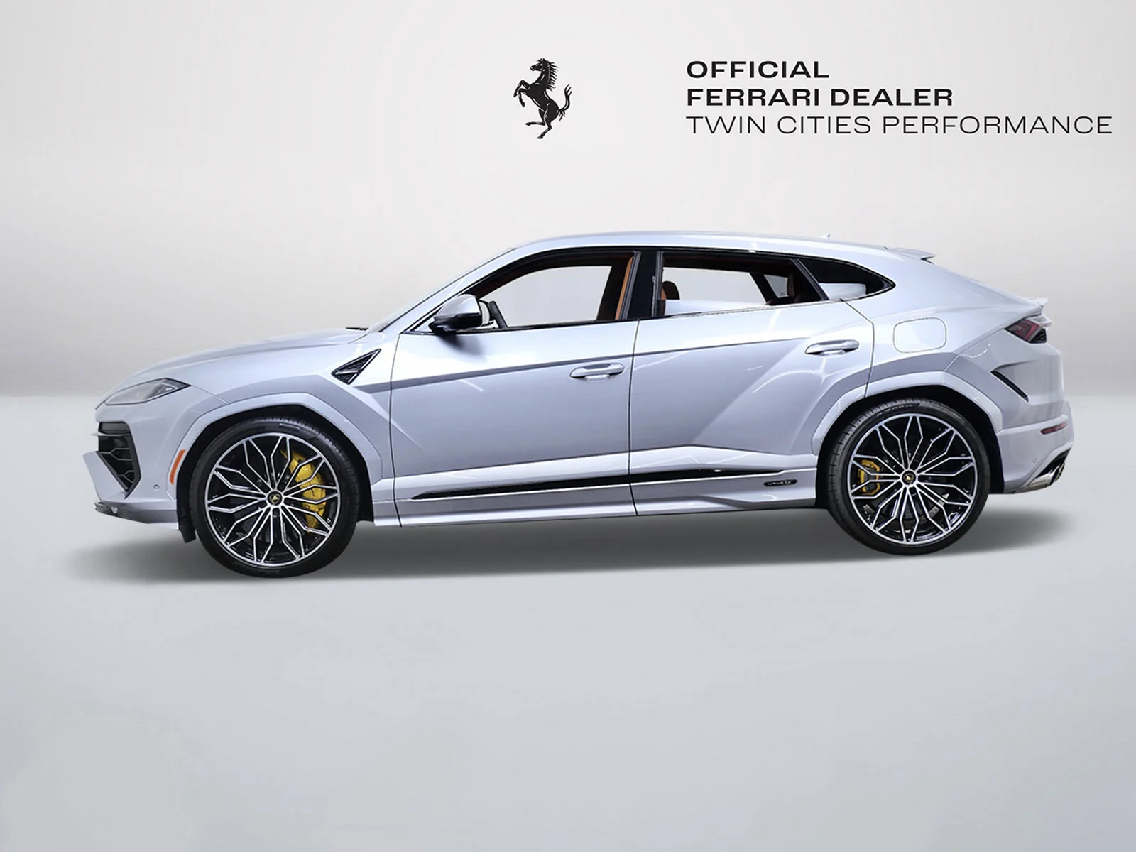 Used 2025 Lamborghini Urus SE with VIN ZPBUD6ZL9SLA39220 for sale in Minneapolis, Minnesota