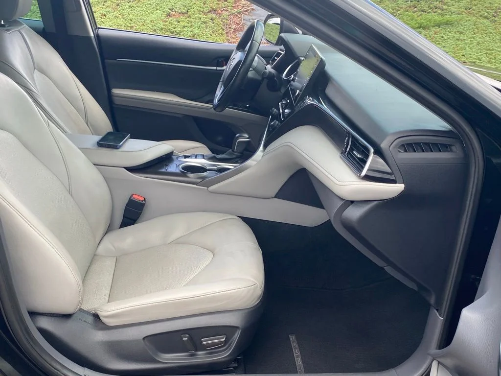 Used 2022 Black Toyota XLE image 17