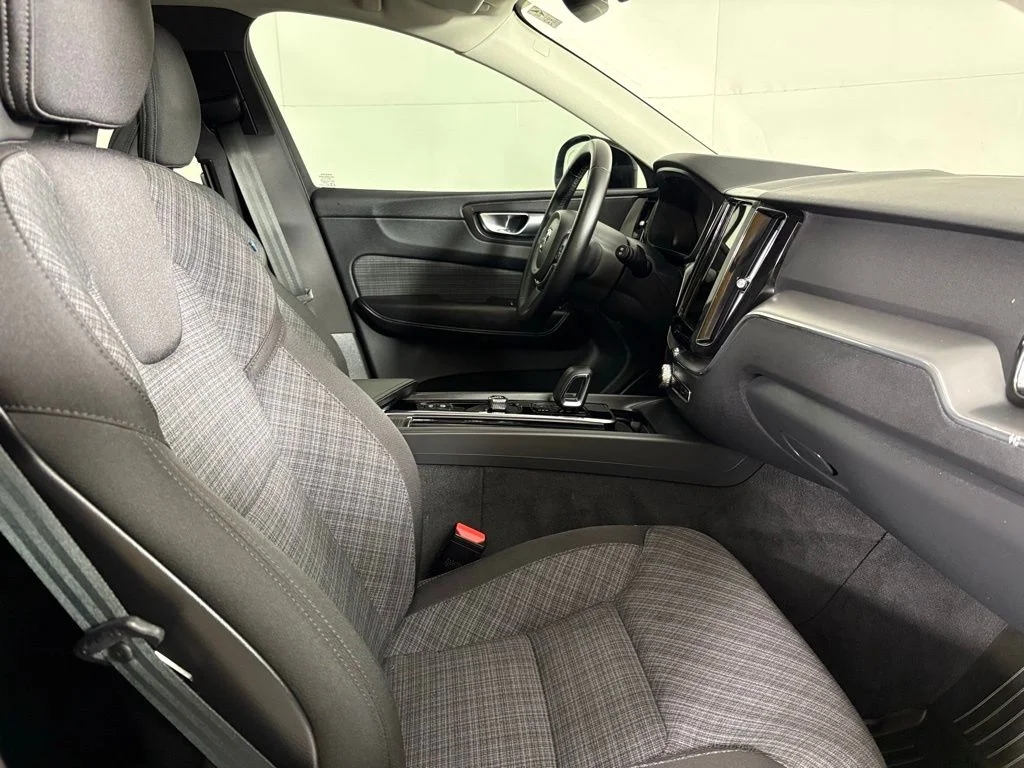 Used 2024 Onyx Black Metallic Volvo Core image 14