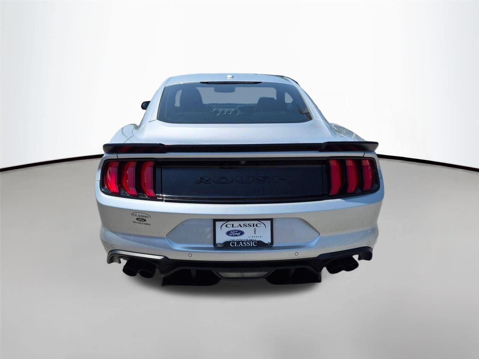 Used 2018  Ford GT Premium image 6