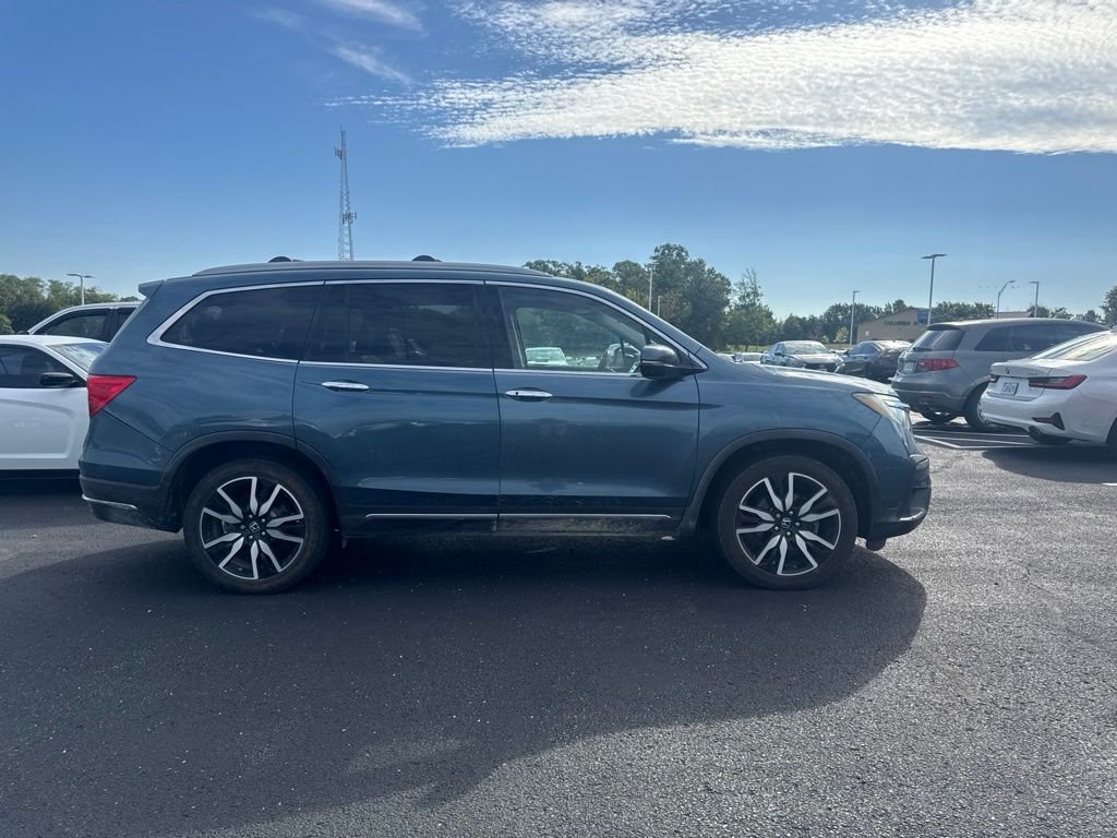 Used 2019 Gray Honda Touring image 2