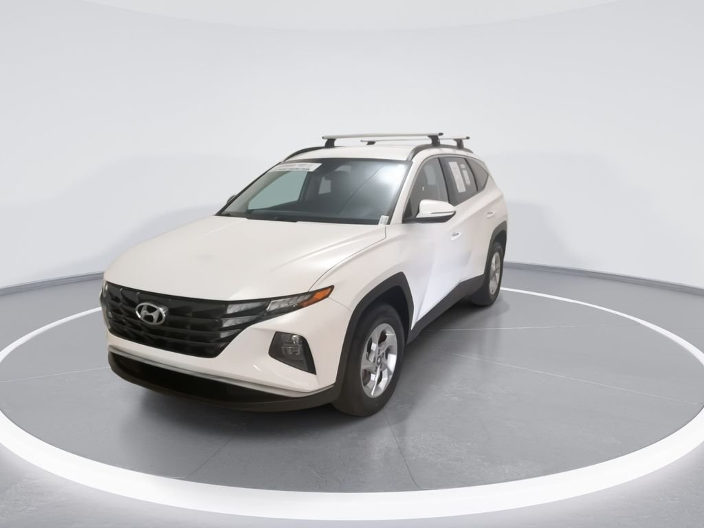 Used 2023 White Hyundai SEL image 5