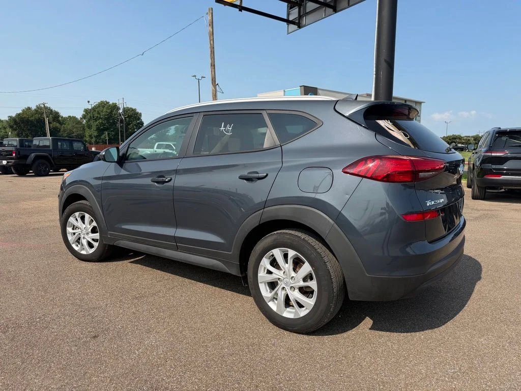 Used 2021 Blue Hyundai Value image 3