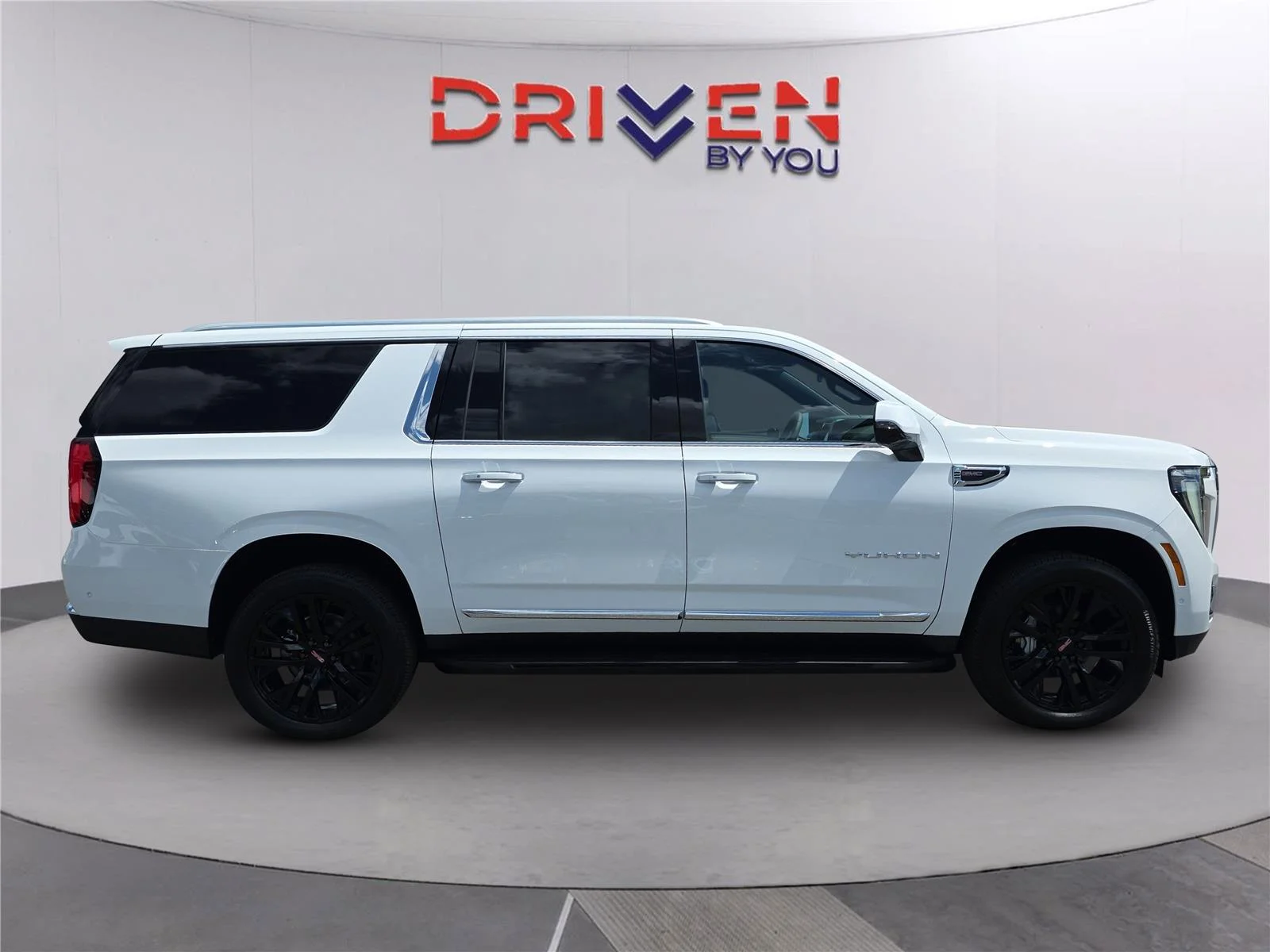 New 2026 Summit White GMC Elevation image 3