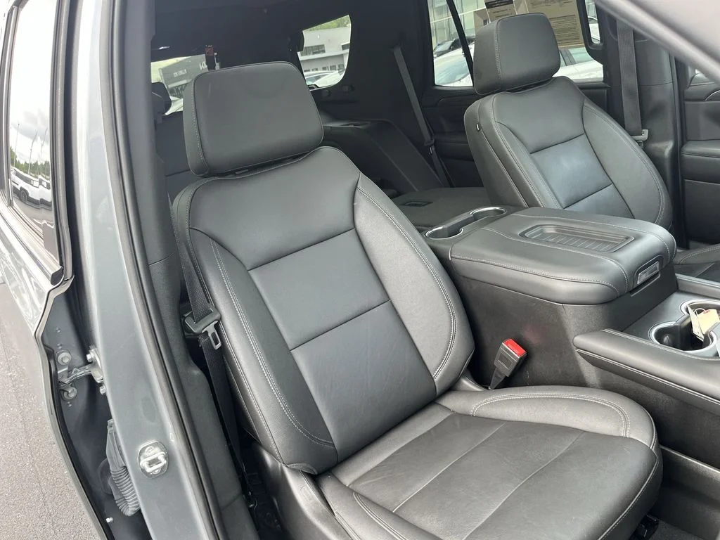 Used 2023 Gray Chevrolet Z71 image 32