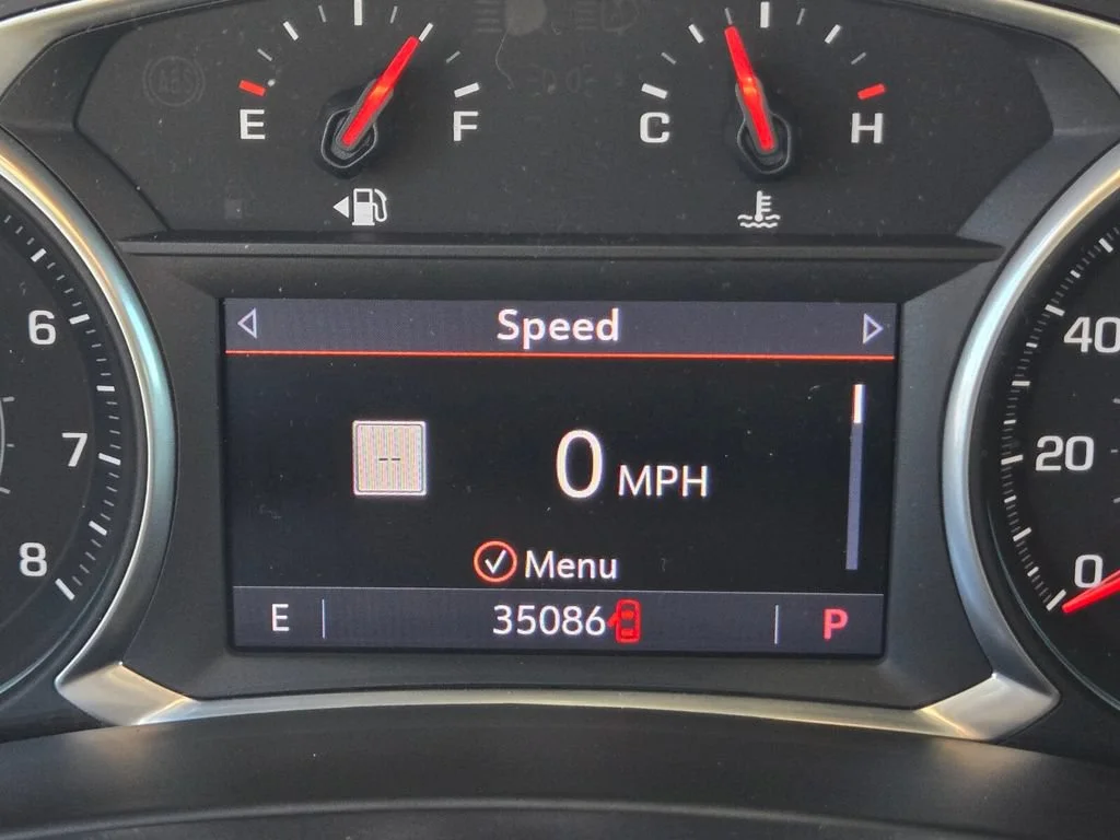 Used 2022 Blue Glow Metallic Chevrolet RS image 19