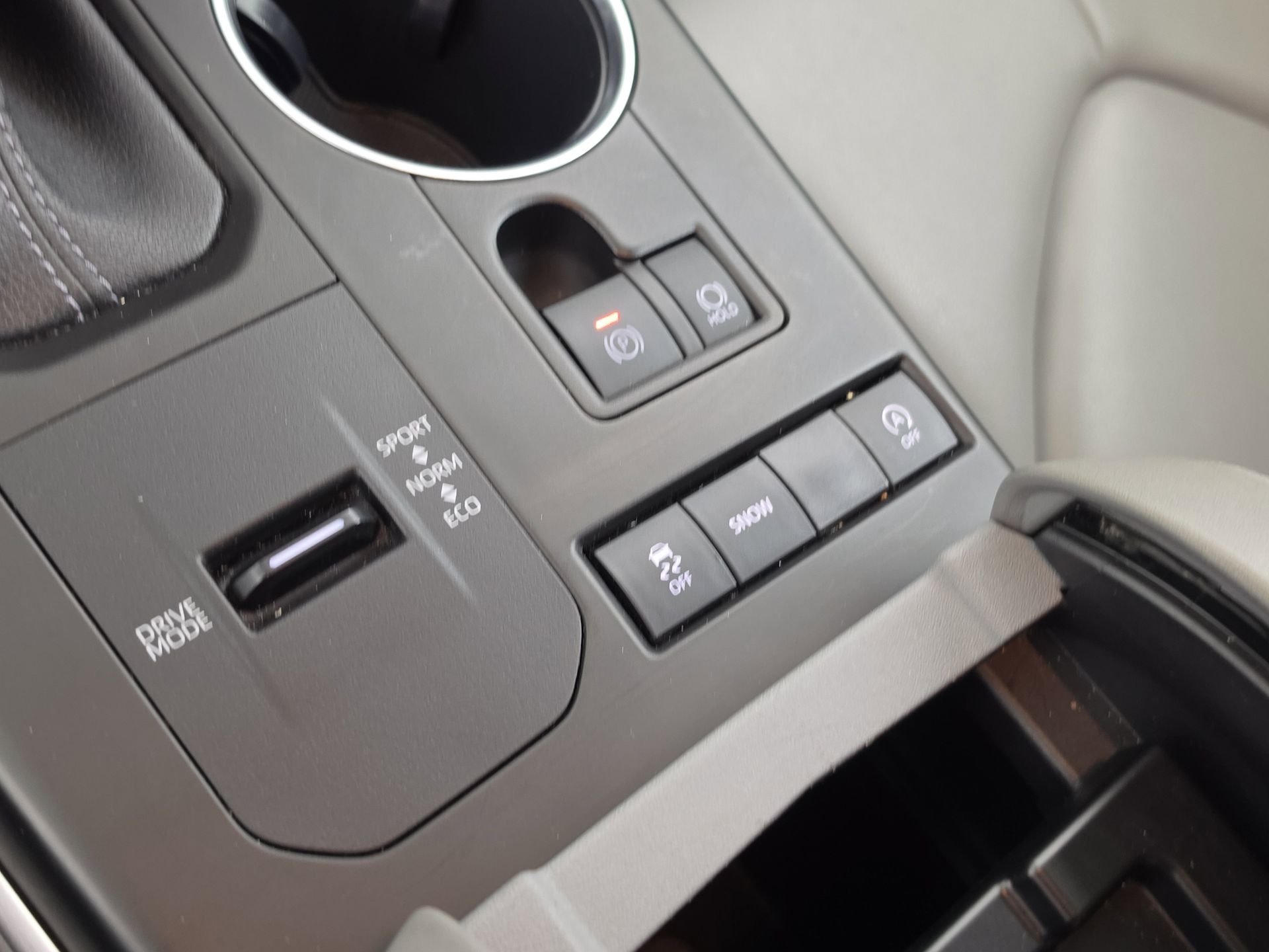 Used 2022 Silver Toyota XLE image 30