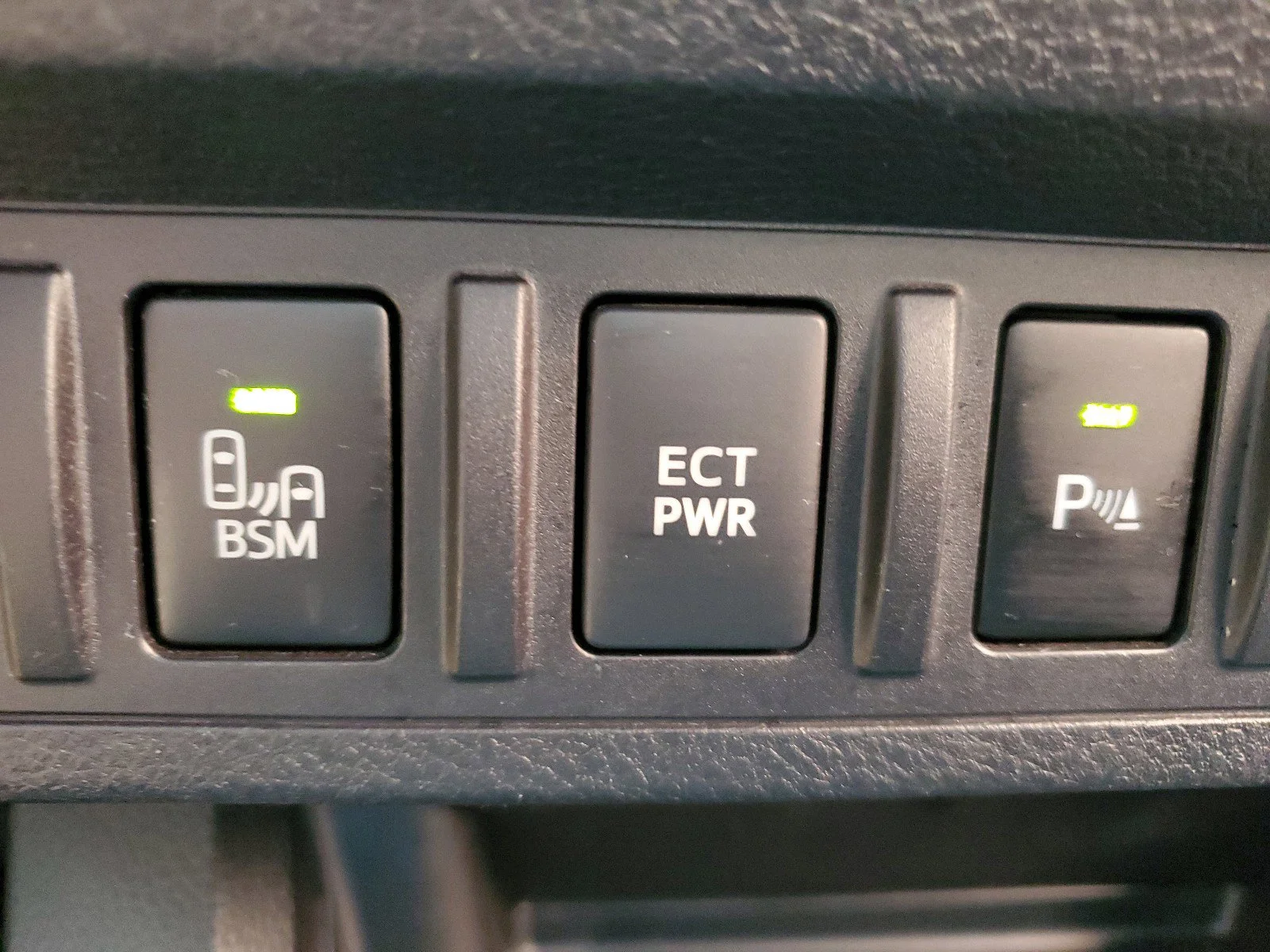 Used 2016  Toyota  image 29