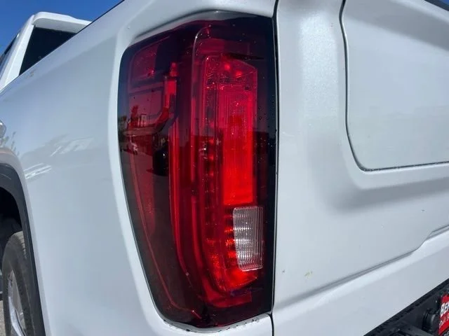 2026 GMC Sierra 1500 SLT - Photo 7