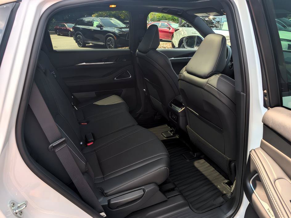 New 2027 Radiant White/Black Obsidian INFINITI SPORT image 22
