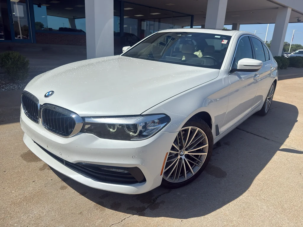 Used 2018 Mineral White Metallic BMW 530i xDrive image 2