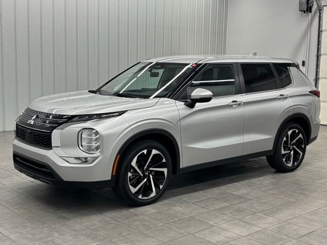 Used 2024 Gray Mitsubishi  image 5